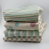 Babero con manga impermeable Vichy Beige Nenina & Co