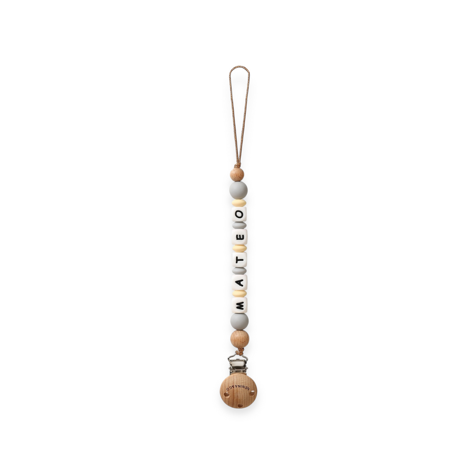 Chupetero Personalizado Gris. con Nombre en Silicona Orgánica | Nenina & Co.