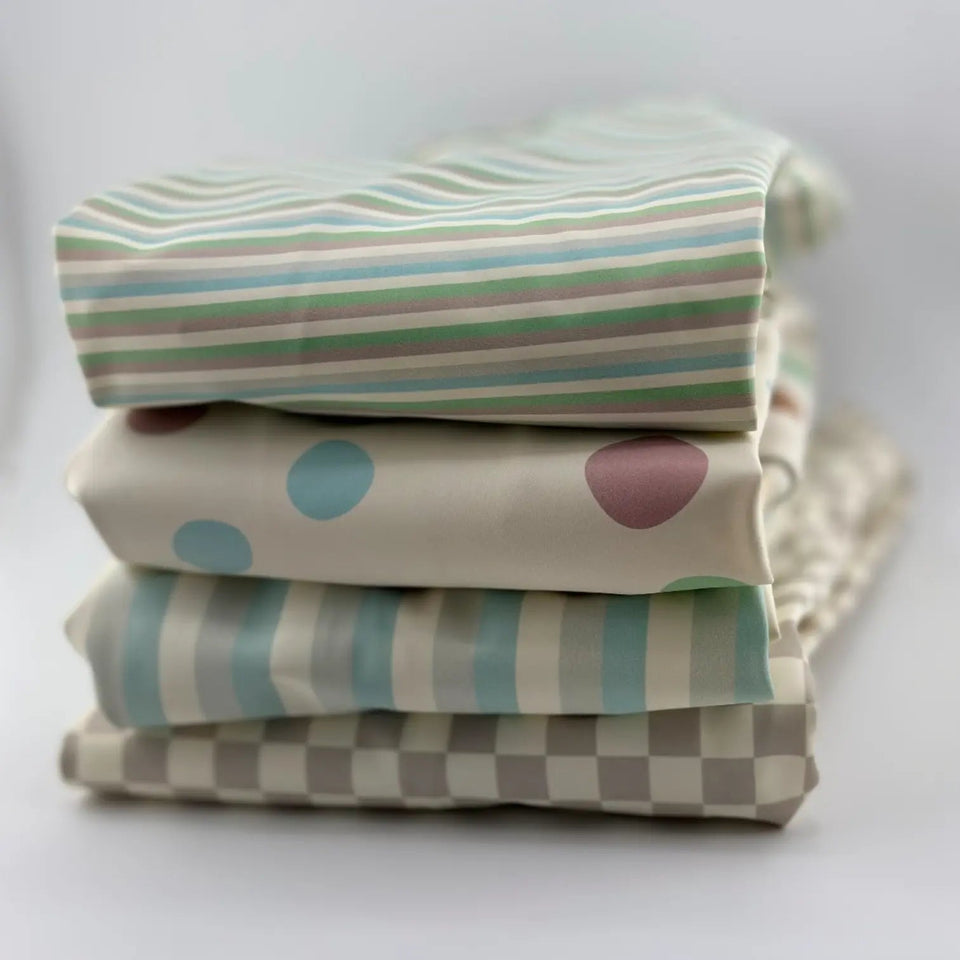 Babero con manga impermeable  Funny Polka Dots Nenina & Co