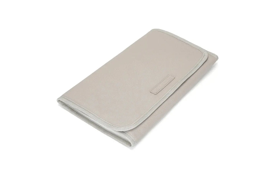 Bolso Maternal + Cambiador + 1 Biberon + 2 Chupetes DIAMOND + Guardachupete + 2 Chupeteros DIAMOND Nenina & Co