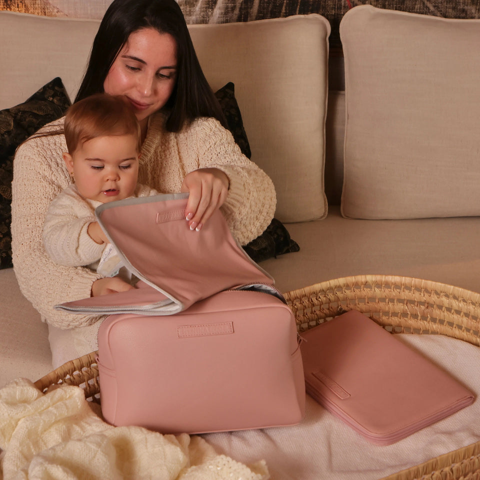 Kit Nacimiento Bebé Completo: Bolso Maternal, Cambiador, Neceser, Portadocumentos y Chupete Clásico | Nenina & Co