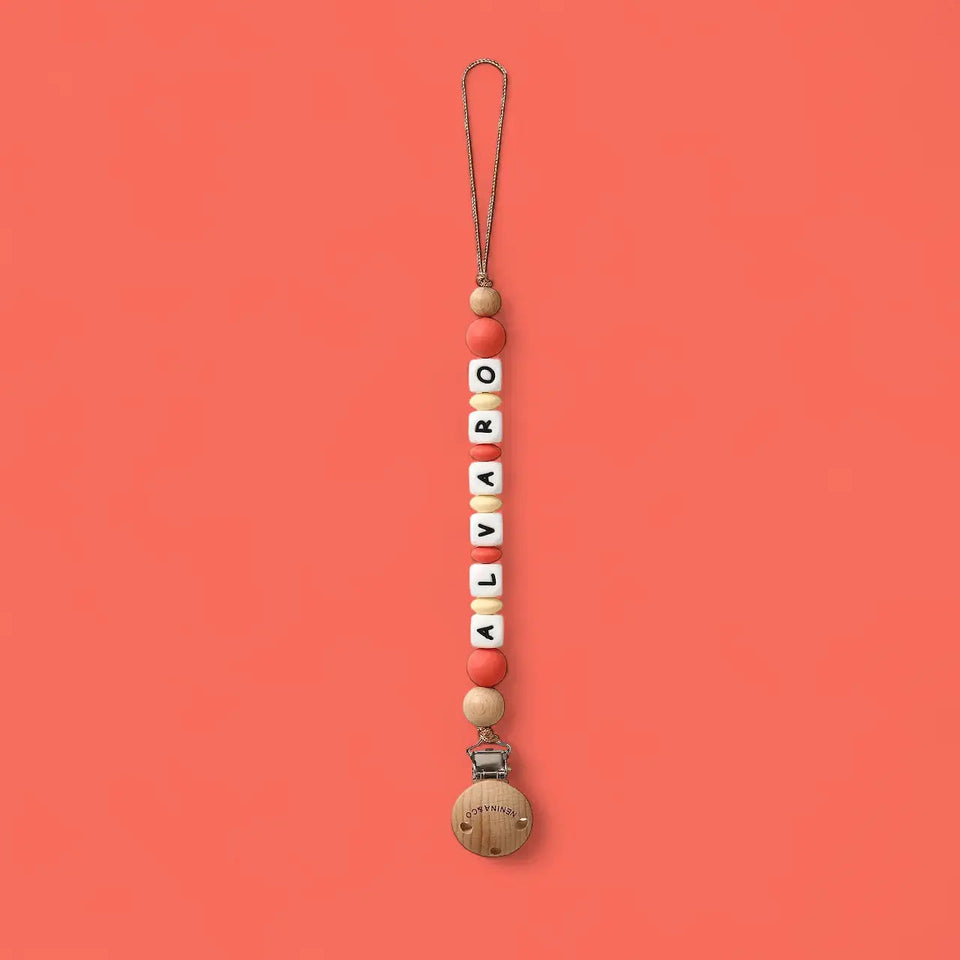 Chupetero Personalizado Rojo con Nombre en Silicona Orgánica | Nenina & Co.