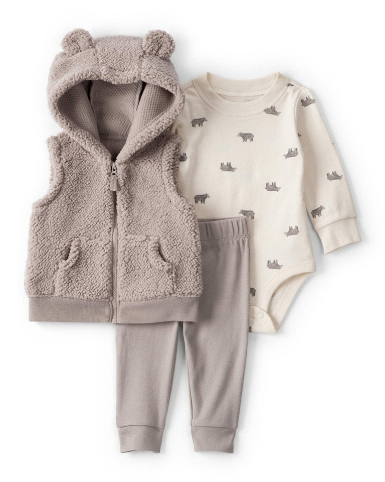 Conjunto tres piezas chaleco con oso, body y pantalón marfil